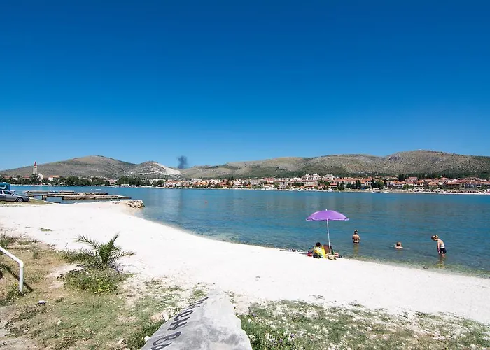 アパート Coce トロギール